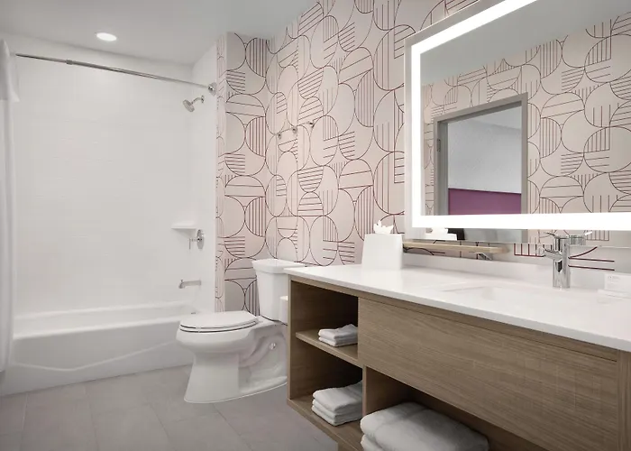 Home2 By Hilton Easton Hotel 3*